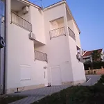 Jela Pakoštane