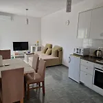 Jela * Pakoštane
