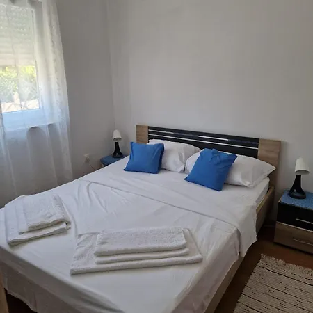 Jela פאקוסטאן