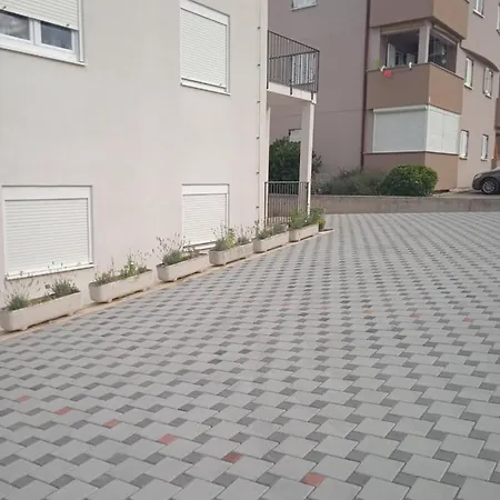 Apartment Jela