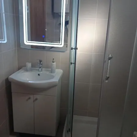 Jela Apartment *