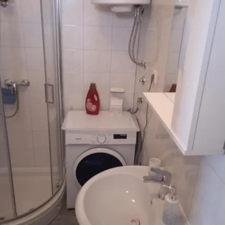 Jela Apartamento *