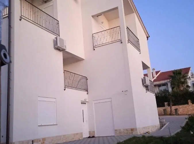 Jela Pakoštane